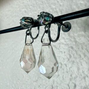 VTG 1950’s LAGUNA Austrian Crystal Aurora Borealis Screw-Back Dangle Earrings
